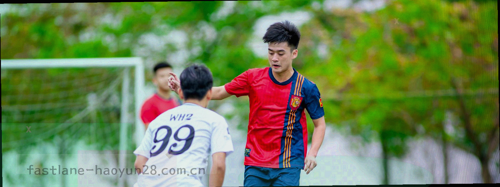 上下两组横向层级条，上方为多次跳转，下方为三步直线